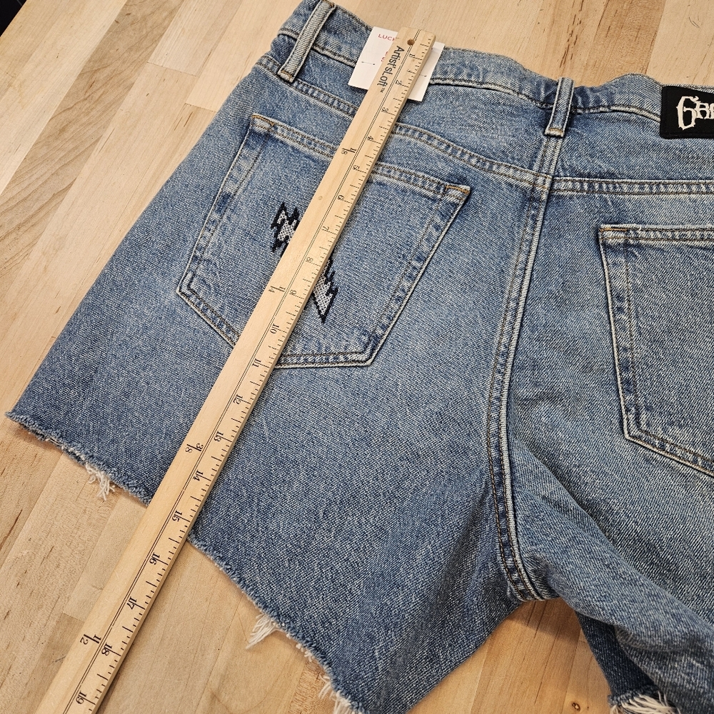 Grateful Dead x Lucky Brand NWT Womens 90s Midi Jean Shorts Sz 14/32 Embroidered - Picture 9 of 9